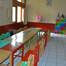 Tempat Penitipan Anak ini terbuka untuk seluruh sivitas akademika UNY dan masyarakat luas. Letaknya di dalam kampus dan dikelola secara profesional oleh ibu-ibu Dharma Wanita UNY membuat kualitas pendidikan anak di TPA ini tidak disangsikan lagi. TPA ini sangat membantu bagi pasangan suami-istri yang memilih untuk tetap ingin berkarir dengan tanpa melupakan kesejahteraan anak.