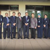 Para pajabat UNY berfoto bersama